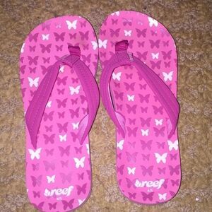 Girls size 1.5 Reef flip flops or Women’s size 4/5